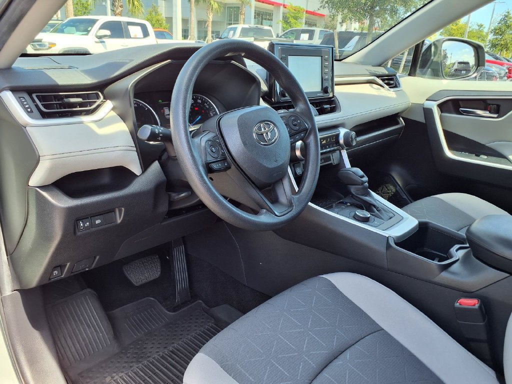 Used 2022 Toyota RAV4 XLE AWD/4WD image 20