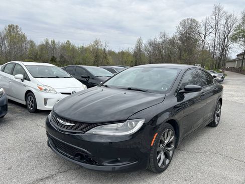 Used 2015 Chrysler 200 S w/ Navigation & Sound Group I FWD image 2