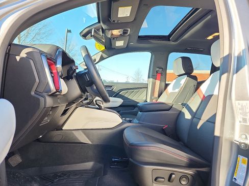 Used 2024 GMC Canyon AT4X image 14