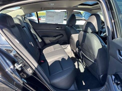 Certified 2025 Nissan Altima 2.5 SL FWD image 5