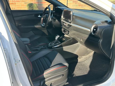 Used 2023 Kia Forte GT w/ GT2 Package image 11