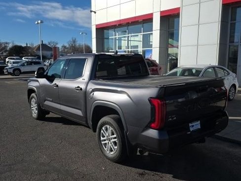 Used 2022 Toyota Tundra SR5 w/ SR5 Convenience Package image 3