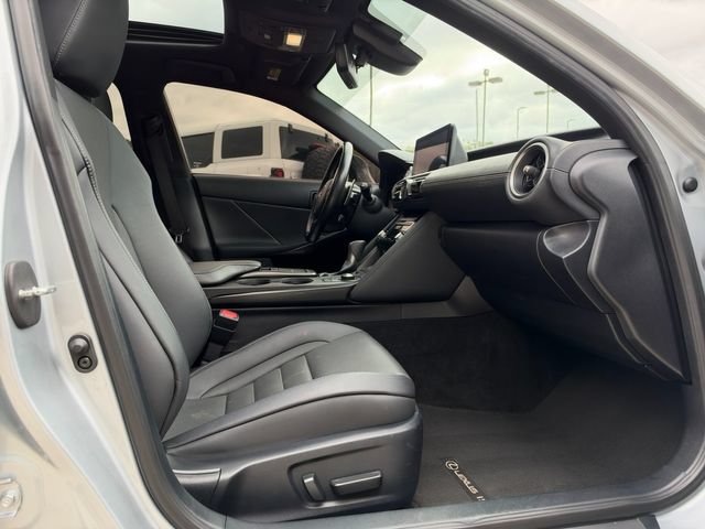 Used 2021 Lexus IS 350 F Sport RWD image 9