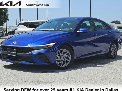 Used 2024 Hyundai Elantra SEL FWD image 1