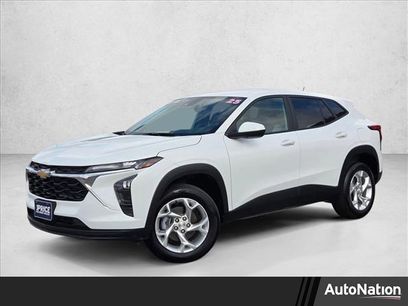 Used 2025 Chevrolet Trax LS w/ LS Convenience Package