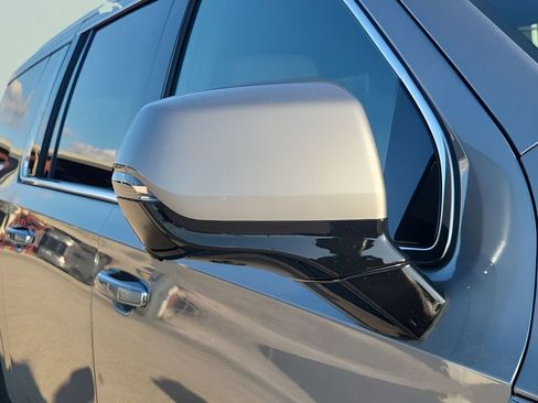 New 2026 GMC Yukon XL Elevation AWD/4WD image 21