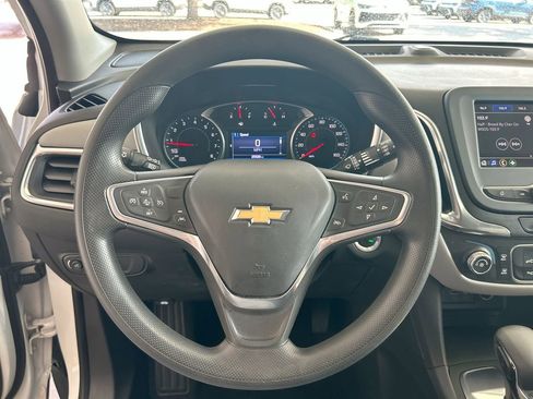 Used 2022 Chevrolet Equinox LS w/ LS Convenience Package FWD image 17