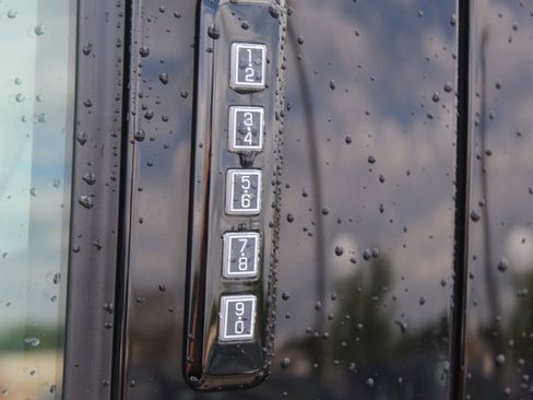 Used 2023 Ford F150 Lightning Platinum AWD/4WD image 4