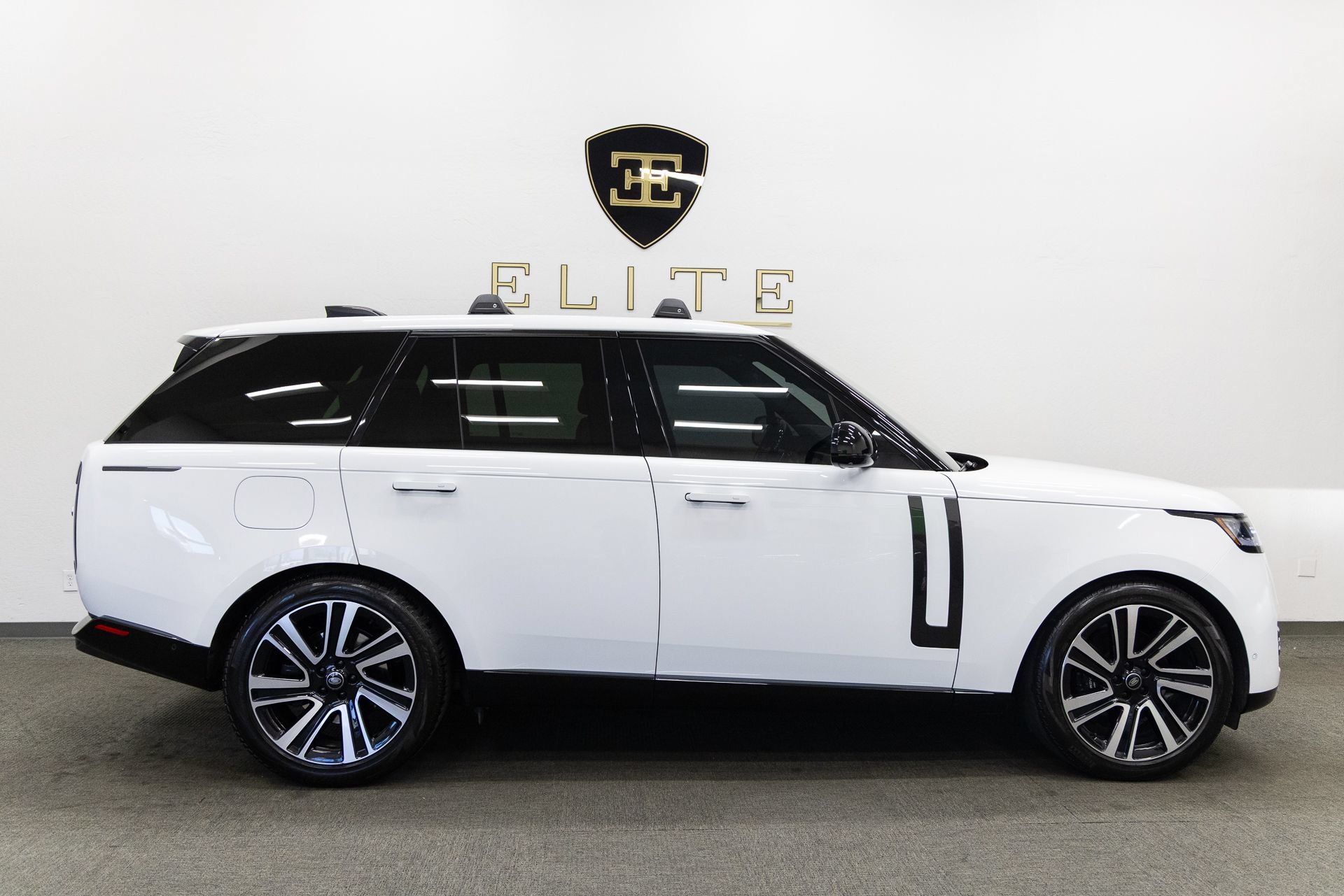 Used 2023 Land Rover Range Rover SE AWD/4WD image 10