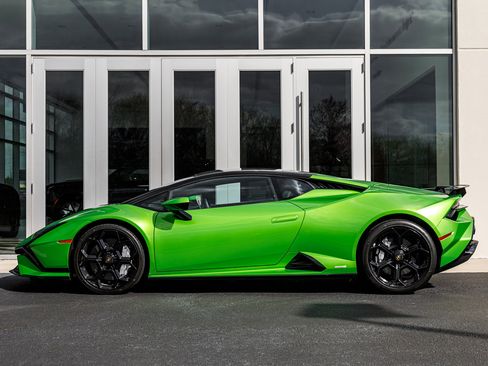 Used 2023 Lamborghini Huracan Tecnica image 11