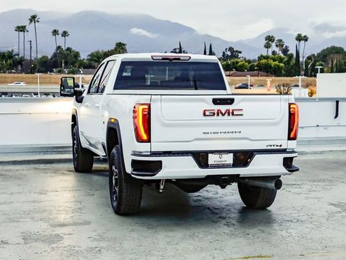 Used 2025 GMC Sierra 2500 AT4 image 65