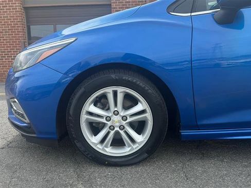 Used 2017 Chevrolet Cruze LT w/ Convenience Package image 5