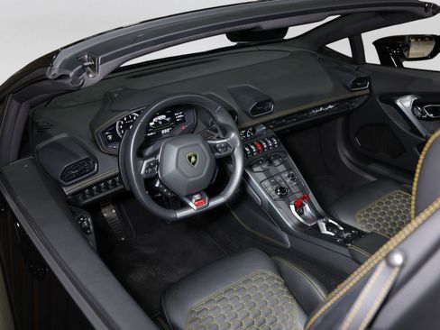 Used 2018 Lamborghini Huracan LP 580-2 RWD image 14