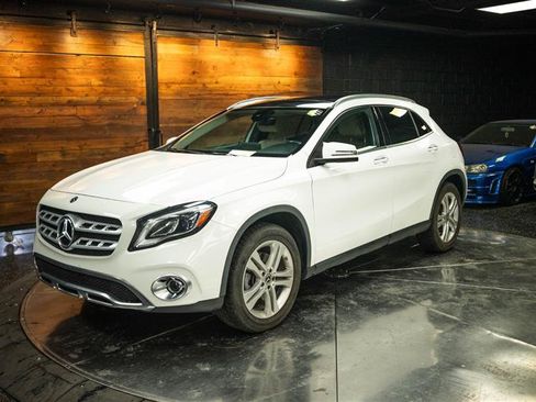 Used 2018 Mercedes-Benz GLA 250 4MATIC image 2