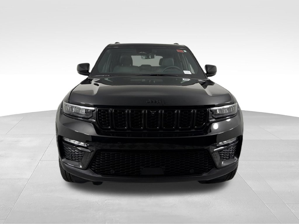 Used 2025 Jeep Grand Cherokee Limited w/ Luxury Tech Group II RWD image 4