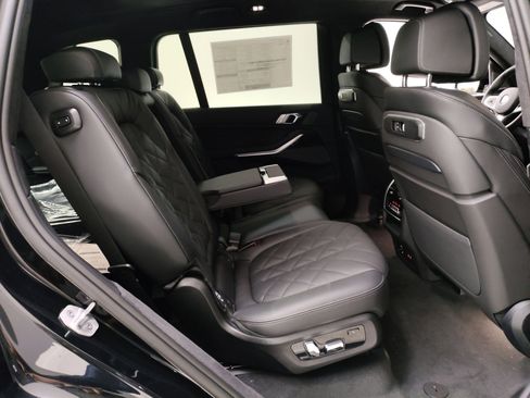 Used 2026 BMW X7 xDrive40i w/ M Sport Package image 23