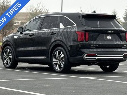 Certified 2023 Kia Sorento SX Prestige w/ Panoramic Sunroof Package image 8