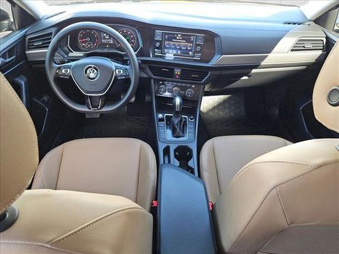 Used 2020 Volkswagen Jetta SE w/ SE Cold Weather Package image 18