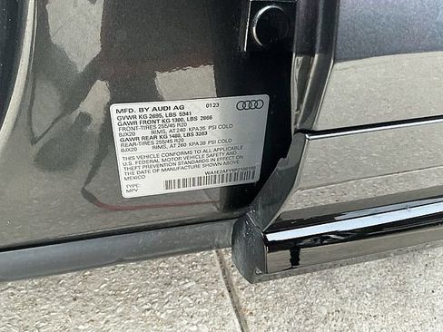 Used 2023 Audi Q5 e Premium Plus image 30