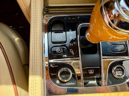 Used 2016 Bentley Mulsanne RWD image 37