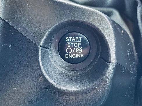 Used 2016 Jeep Renegade Limited AWD/4WD image 20
