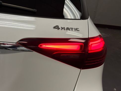 Certified 2025 Mercedes-Benz GLE 450e 4MATIC image 15
