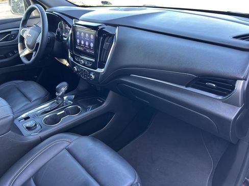 Certified 2023 Chevrolet Traverse LT image 12