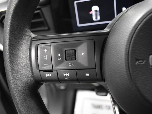 Certified 2025 Nissan Kicks SV AWD/4WD image 24