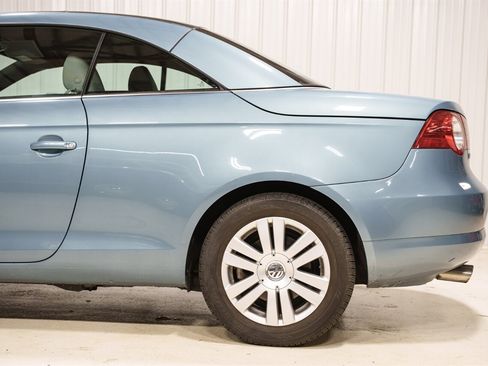Used 2009 Volkswagen Eos Komfort FWD image 4