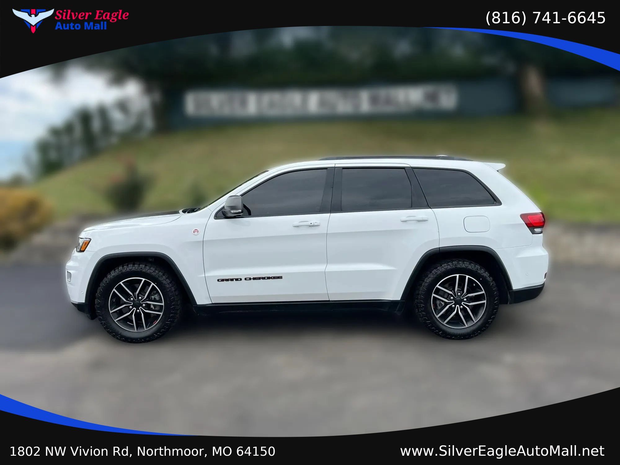 Used 2019 Jeep Grand Cherokee Trailhawk w/ Trailhawk Luxury Group AWD/4WD image 2