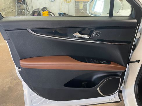 Used 2023 Lincoln Nautilus Reserve image 10