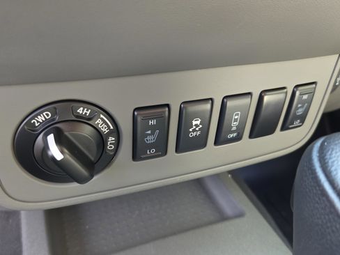 Used 2021 Nissan Frontier SV image 21