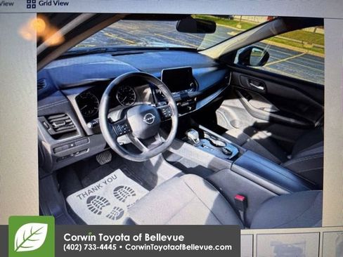 Used 2025 Nissan Rogue SV image 6