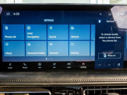 Used 2023 Lincoln Nautilus Reserve image 30