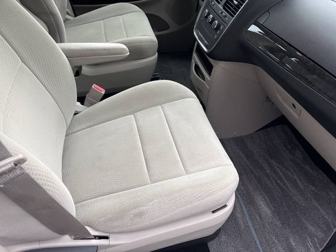 Used 2013 Dodge Grand Caravan American Value Package FWD image 8