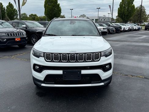 Used 2025 Jeep Compass Limited AWD/4WD image 4