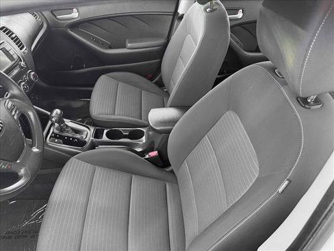 Used 2017 Kia Forte LX w/ LX Popular Package image 10