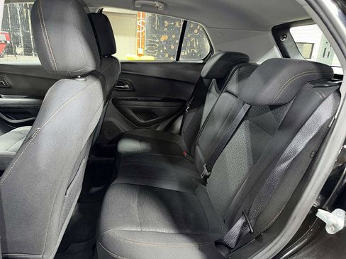 Used 2019 Chevrolet Trax LS FWD image 17