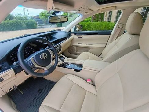 Used 2014 Lexus ES 350 FWD image 25
