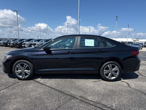 Used 2024 Volkswagen Jetta SE FWD image 6