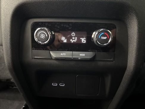 Used 2026 Chevrolet Traverse LT image 25