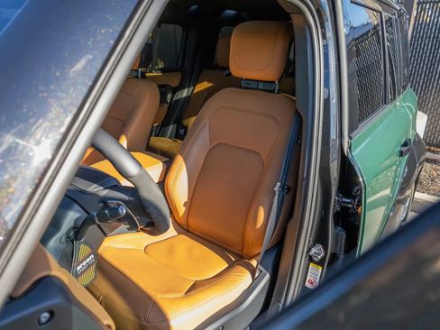 Used 2024 Land Rover Defender 110 V8 image 40