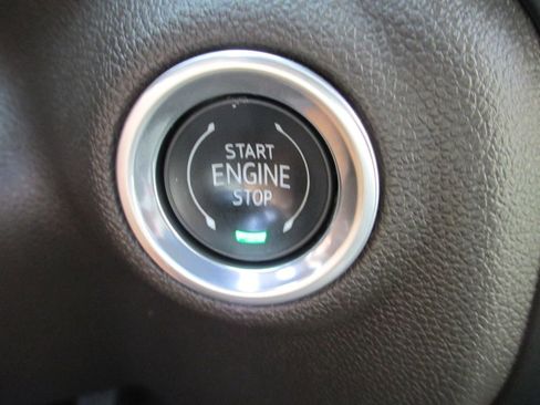 Used 2021 Chevrolet Silverado 1500 LT AWD/4WD image 27