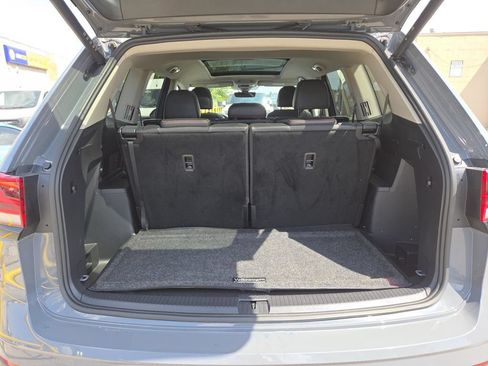 Used 2024 Volkswagen Atlas Peak Edition SE AWD/4WD image 17