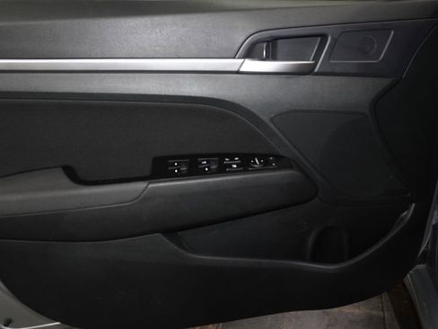 Used 2020 Hyundai Elantra SEL w/ Cargo Package (C1) FWD image 17