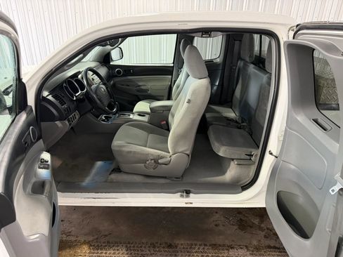 Used 2010 Toyota Tacoma PreRunner RWD image 7