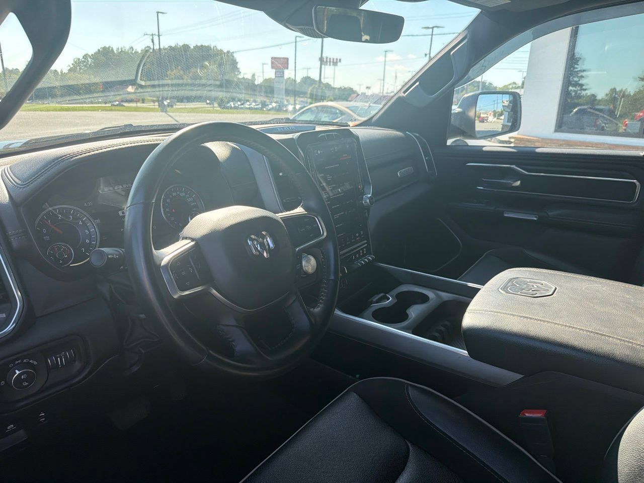 Used 2023 RAM 1500 Laramie AWD/4WD image 4