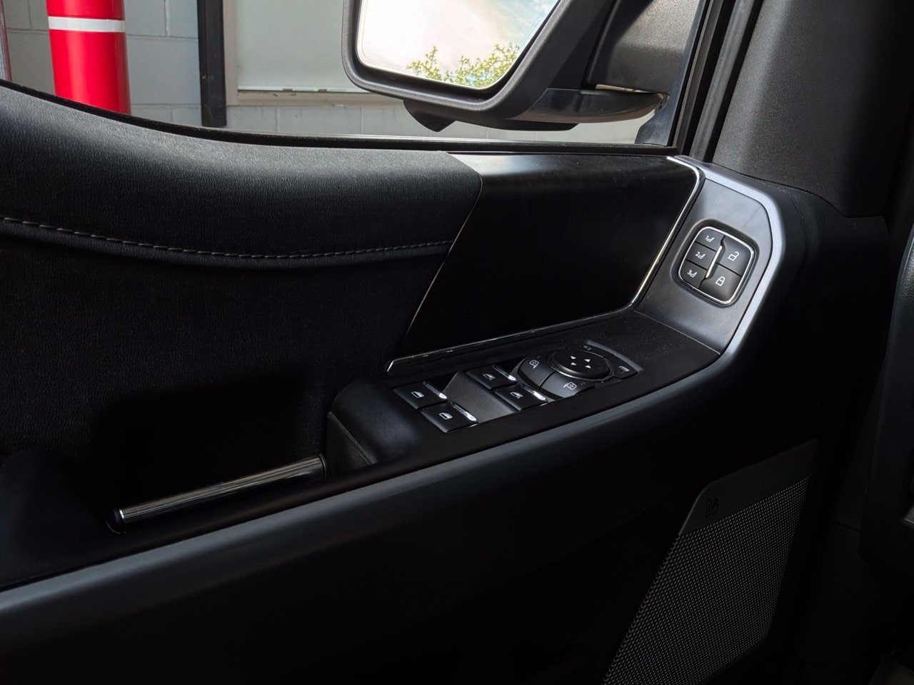 Used 2022 Ford F150 Lariat w/ Equipment Group 502A High AWD/4WD image 27