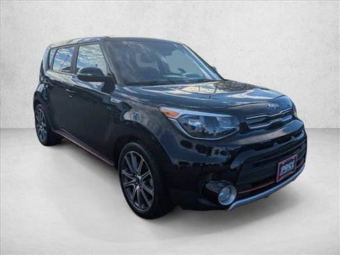 Used 2018 Kia Soul ! FWD image 3