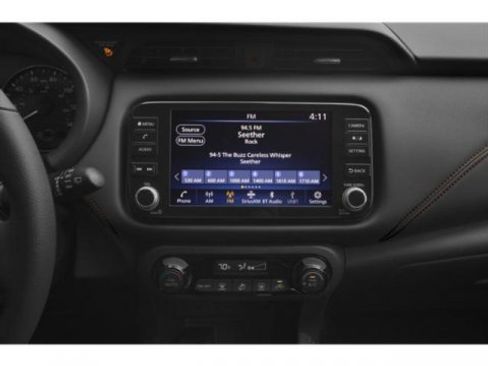 Used 2021 Nissan Kicks SR image 13